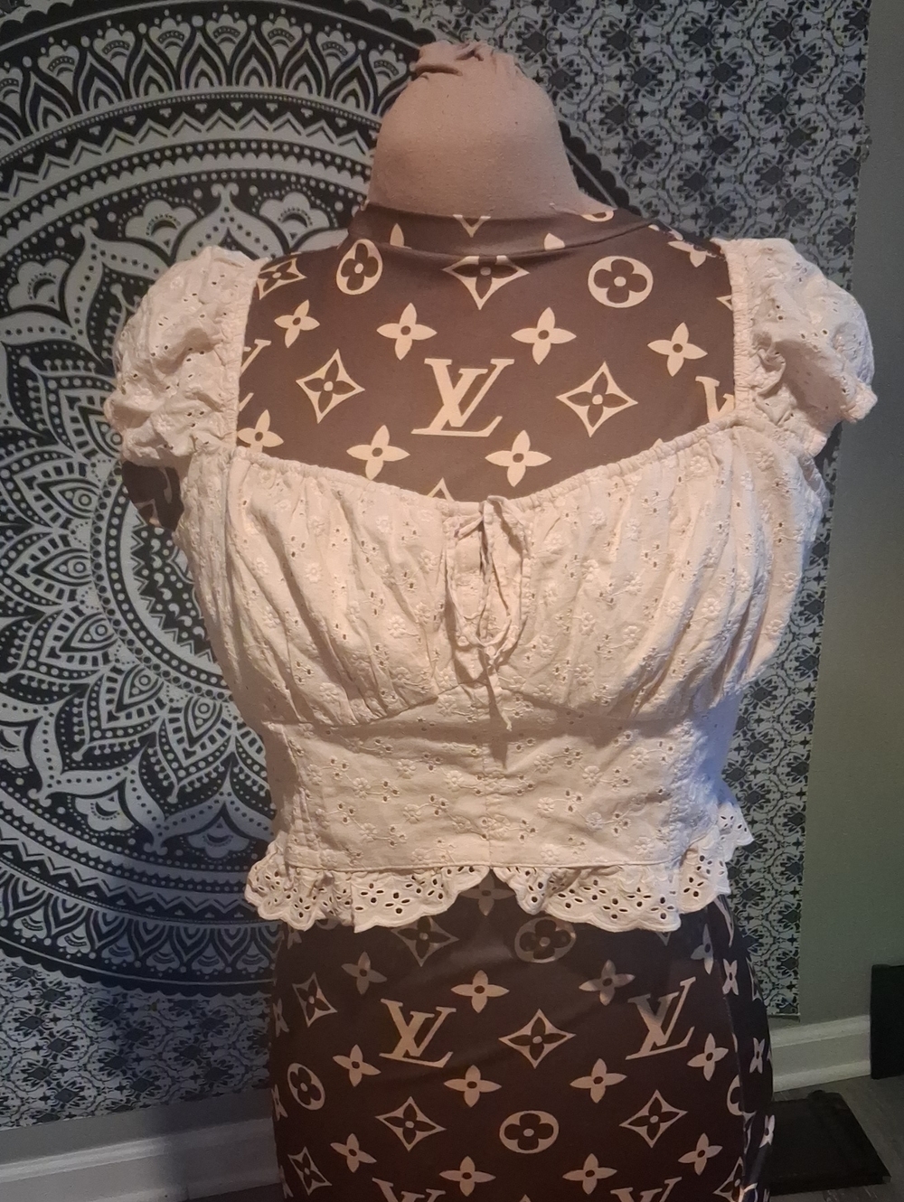 Hollister Cream Eyelet Puff Sleeve Tie-Front Crop Top